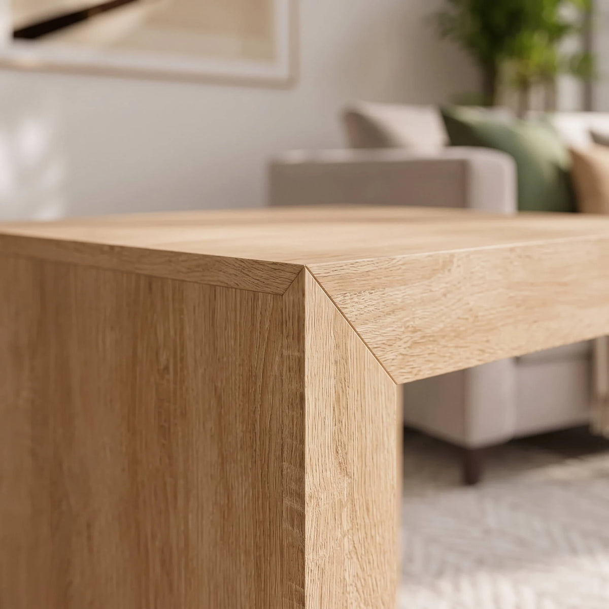Gros plan sur la texture du bois de la table Trio